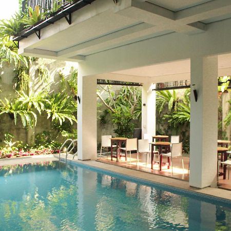 Rion Hostel Bogor Extérieur photo