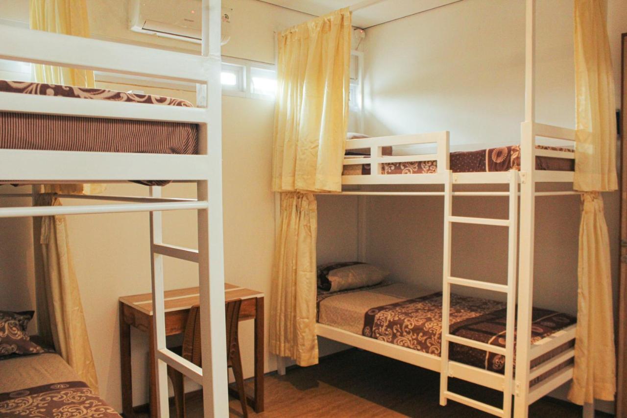 Rion Hostel Bogor Extérieur photo