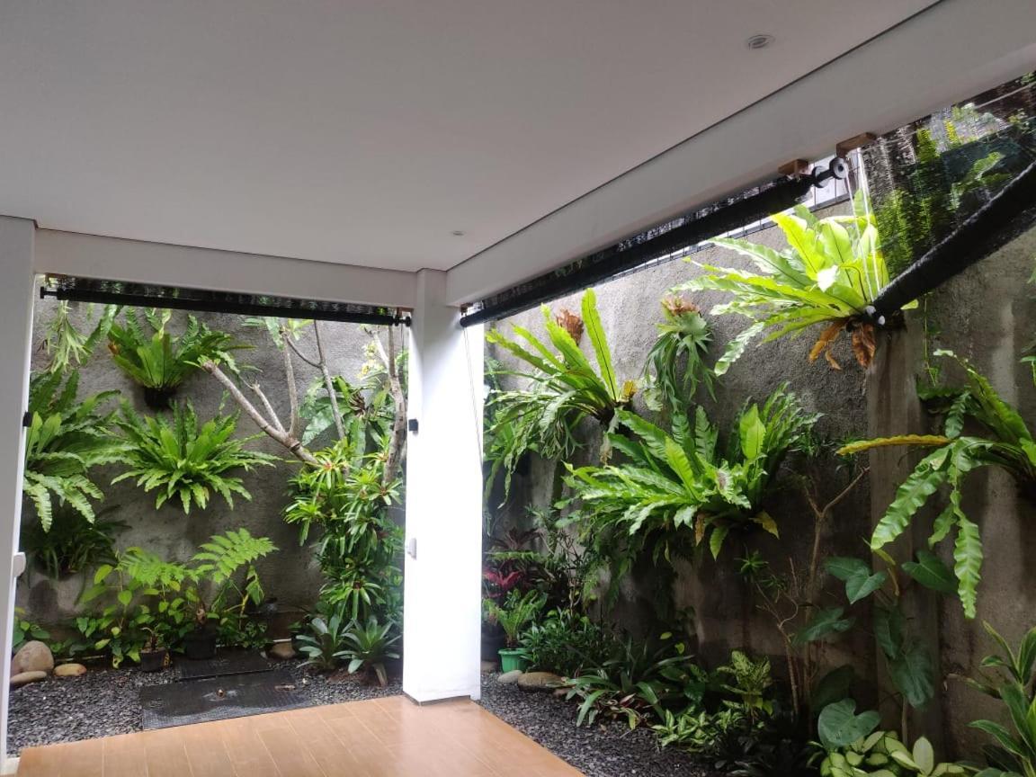 Rion Hostel Bogor Extérieur photo