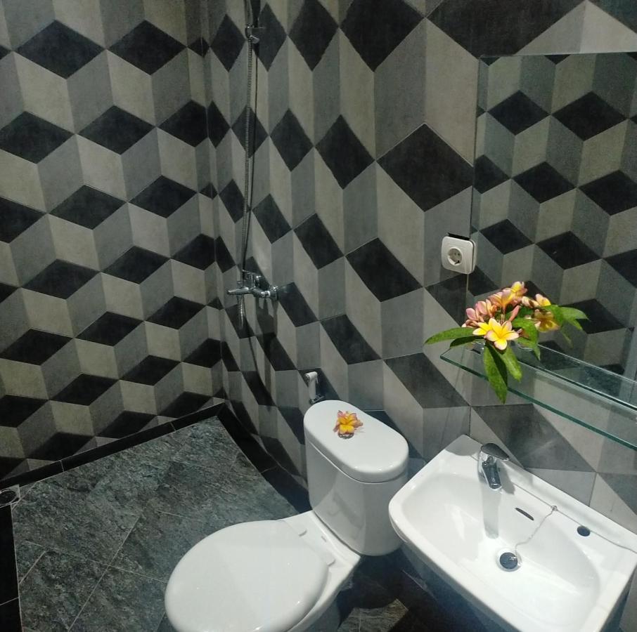 Rion Hostel Bogor Extérieur photo