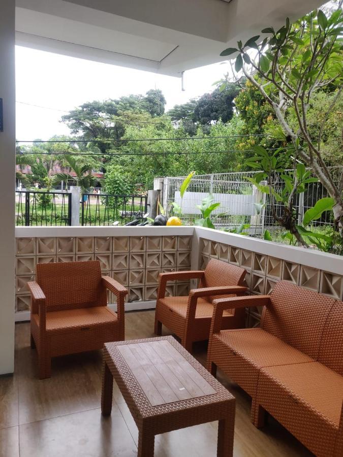 Rion Hostel Bogor Extérieur photo