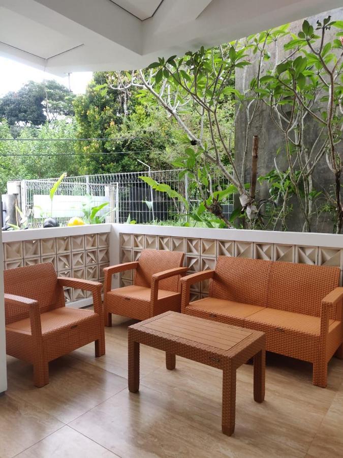 Rion Hostel Bogor Extérieur photo