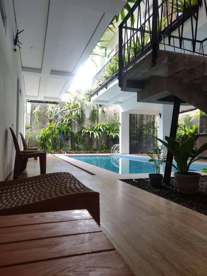 Rion Hostel Bogor Extérieur photo