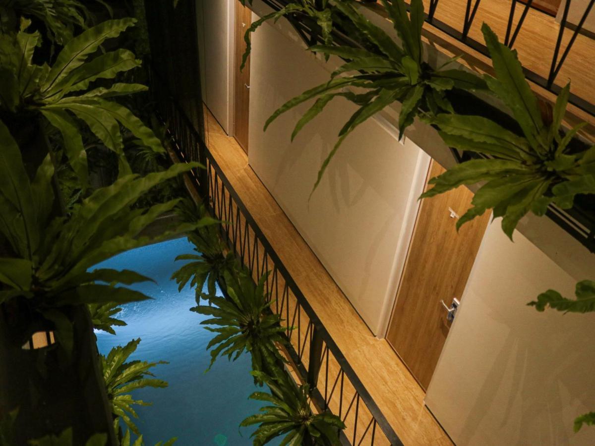 Rion Hostel Bogor Extérieur photo