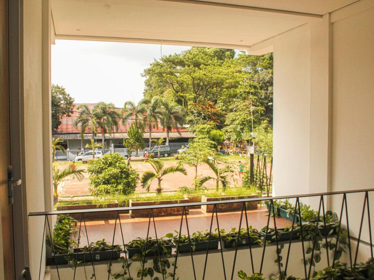 Rion Hostel Bogor Extérieur photo
