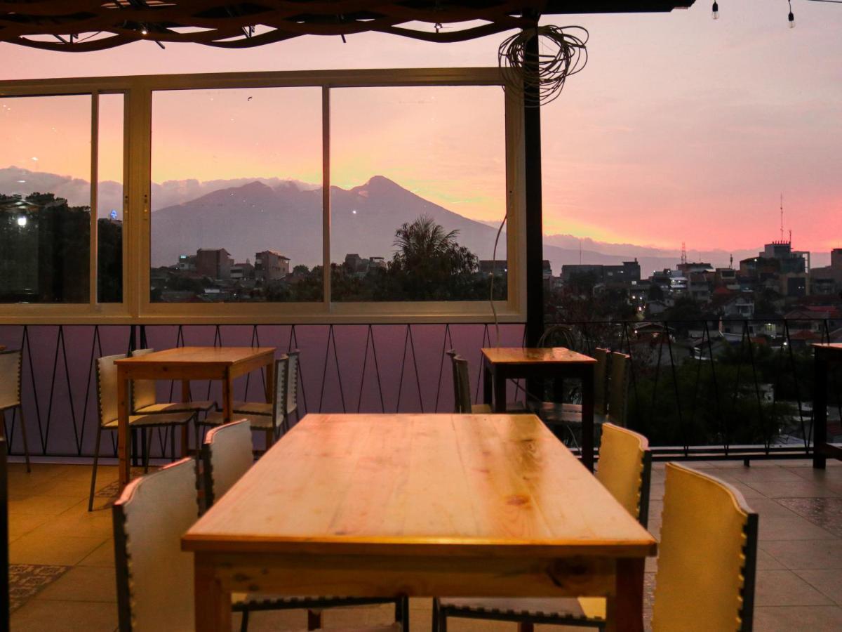 Rion Hostel Bogor Extérieur photo