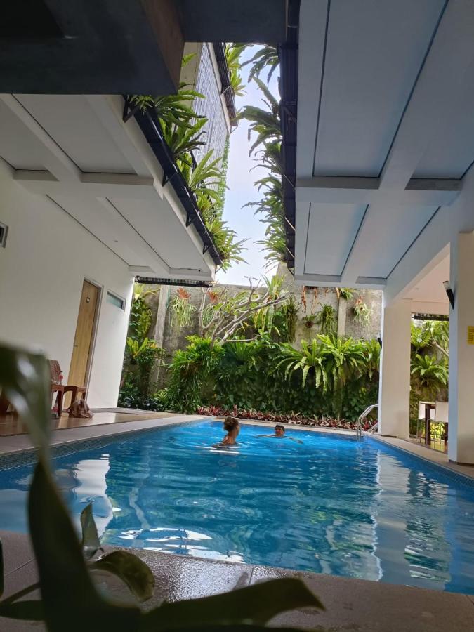 Rion Hostel Bogor Extérieur photo