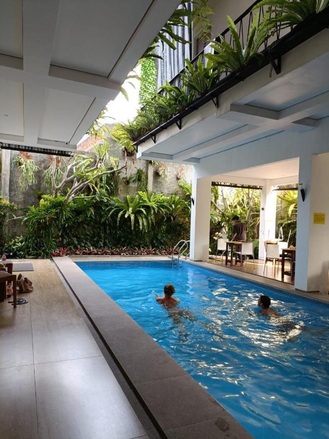 Rion Hostel Bogor Extérieur photo